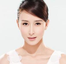 曝小李子和女友订婚